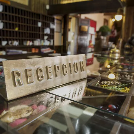 Готель Rigat Park &