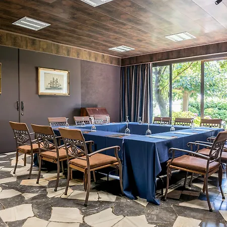 Rigat Park & 酒店
