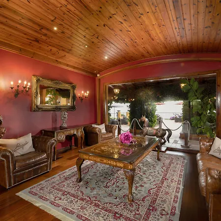 Rigat Park & Λορέτ Ντε Μαρ