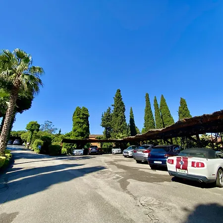 Rigat Park & 酒店